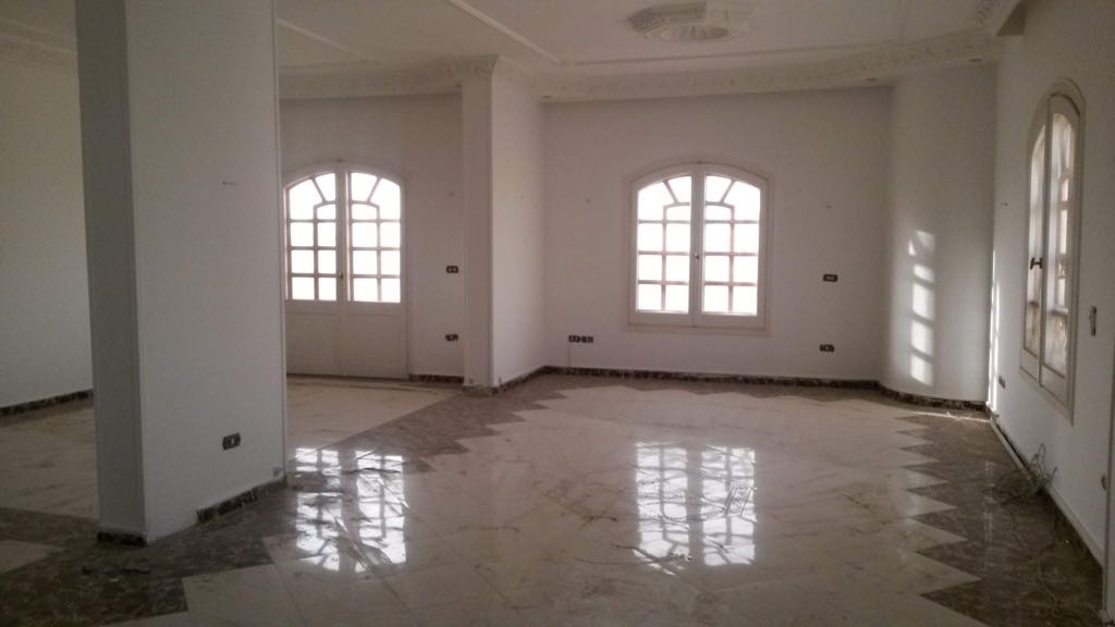 villa new Cairo for rent 1300 bua 