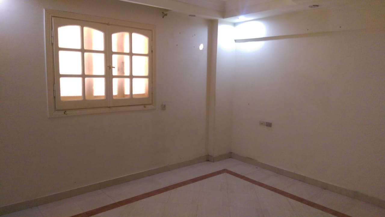 Apartment in Al Narges building 200 m2 FF