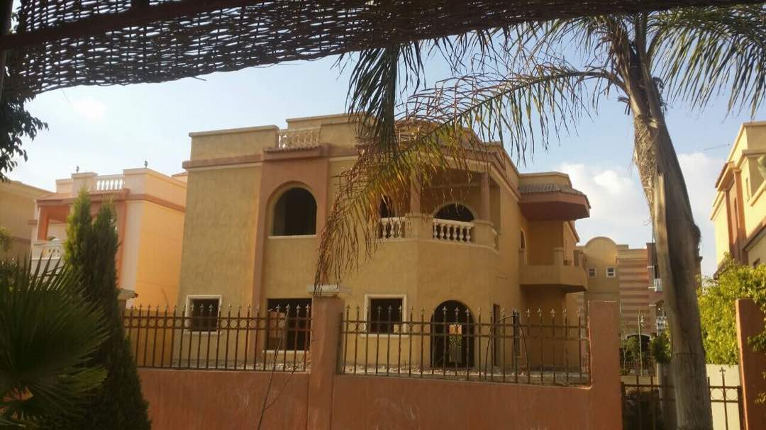 Stand alone villa at Fleur des villes