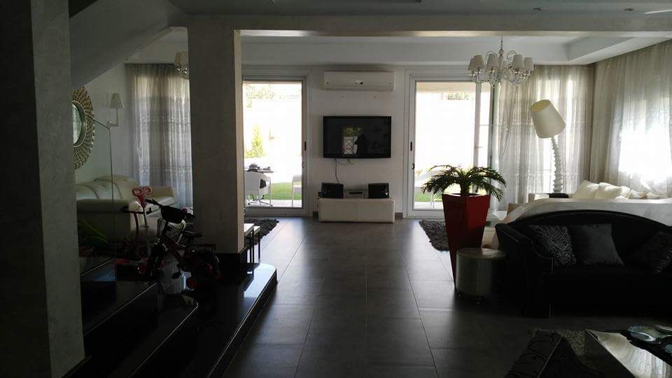 Town corner in grand residence  