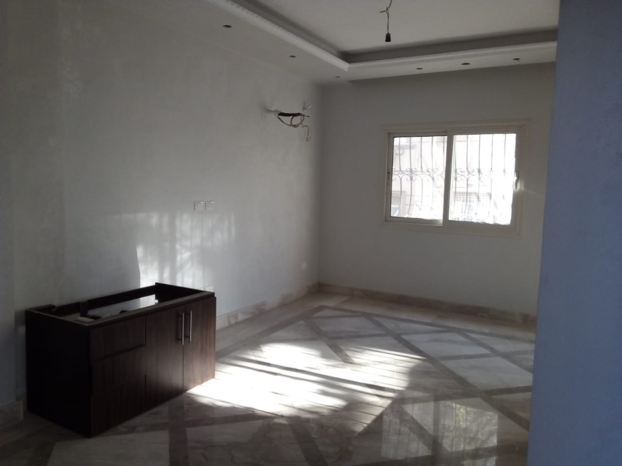 Ground Apartment in Family City