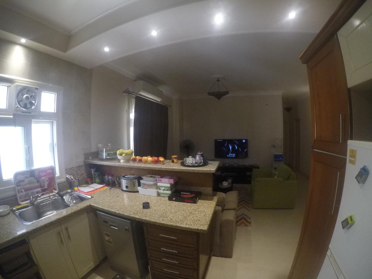 شقة في جنوب الاكاديمية ه متشطبه بالكامل 