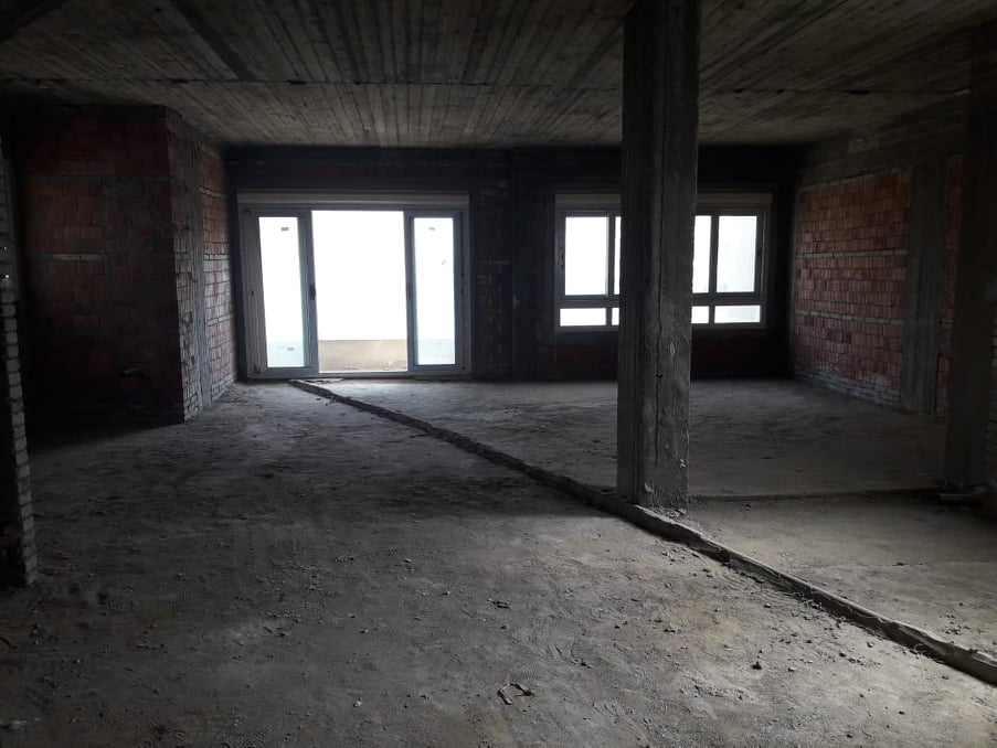 Penthouse semi-finished in Park View 