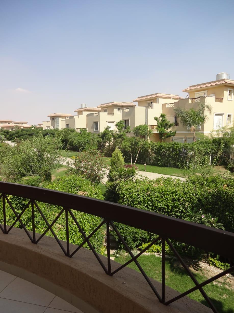 twin villa luxurious 350m 8.5