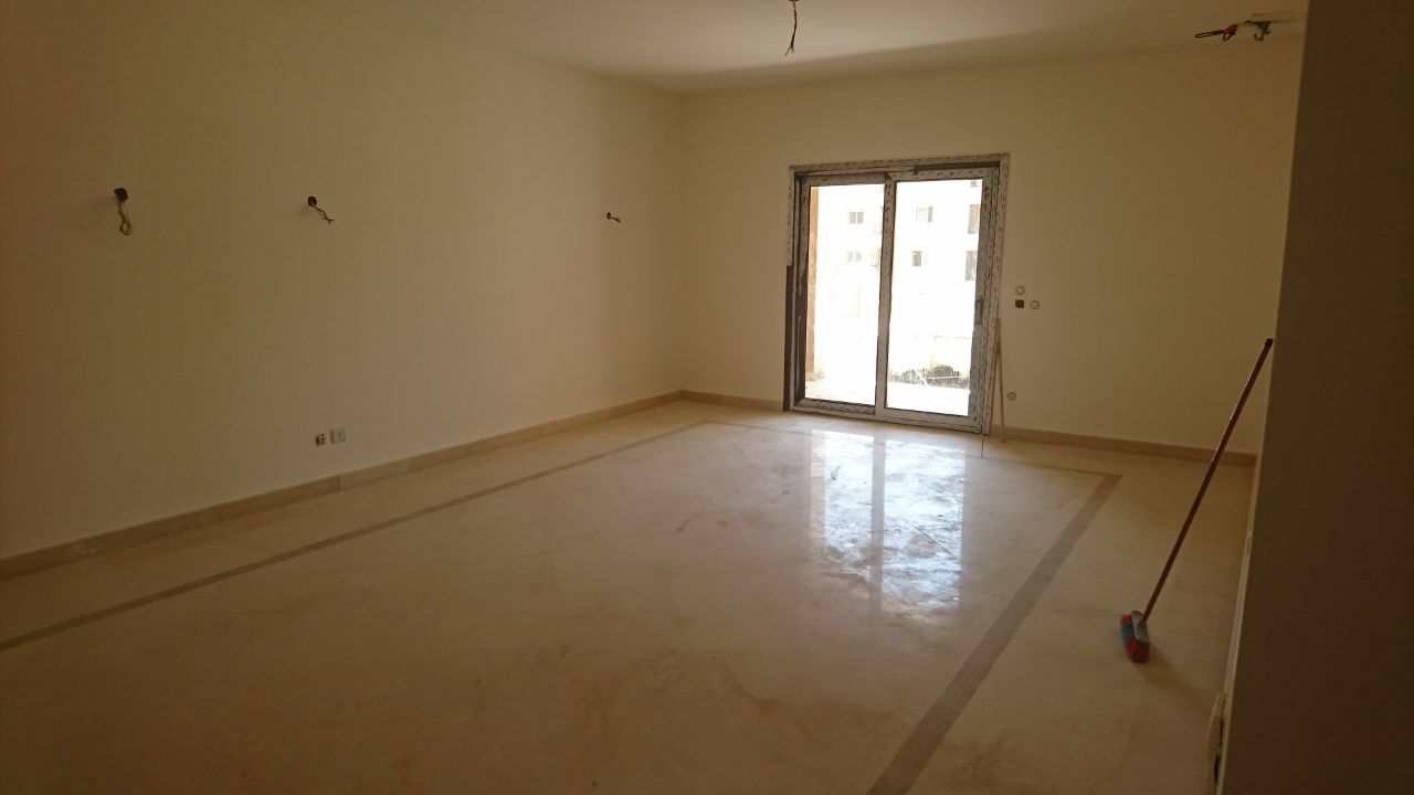 Apartment in ( Mivida )