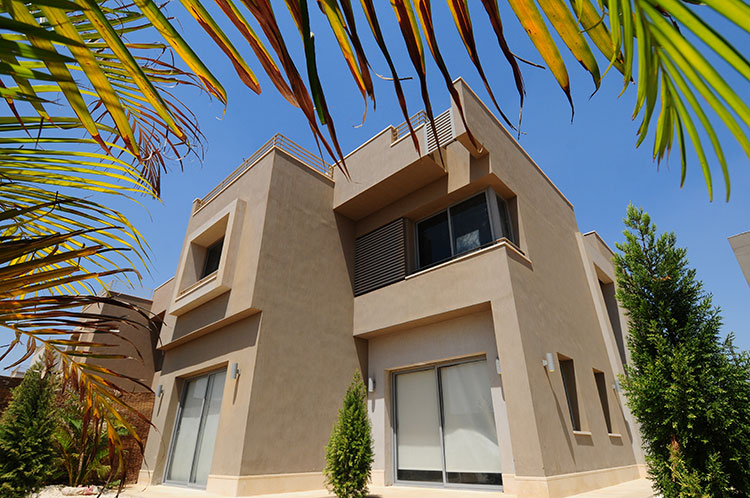 Standalone in village garden katameya