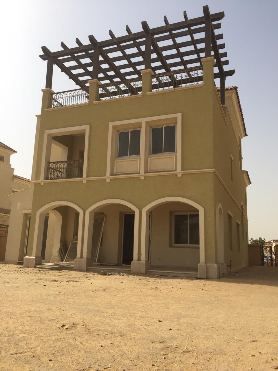 Standalone villa 500m at Mivida Emaar