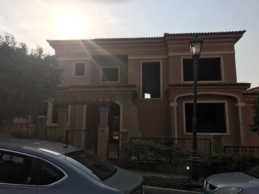 standalone villa in lake view