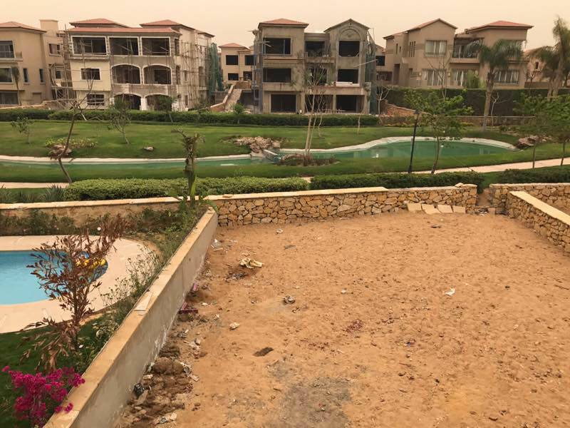 Twin House for sale Lake View