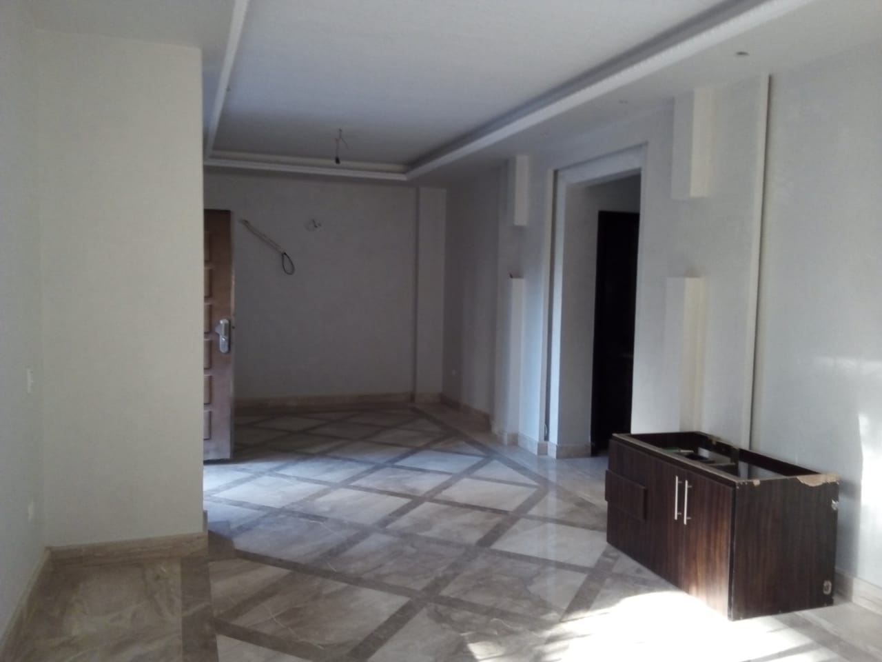 Ground Apartment in Family City