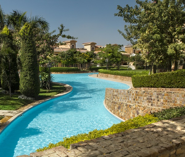 Twin House In River Walk