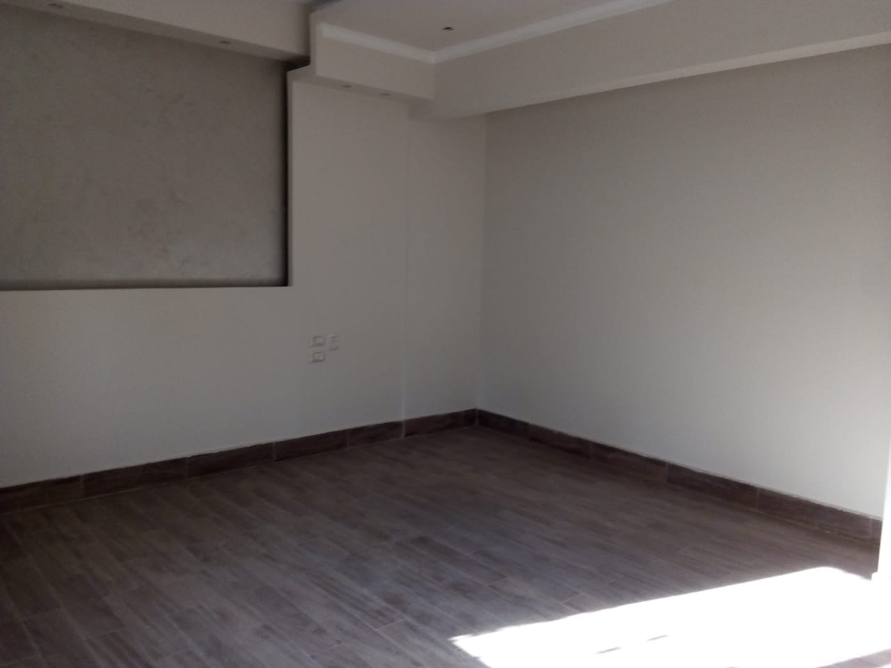 Ground Apartment in Family City