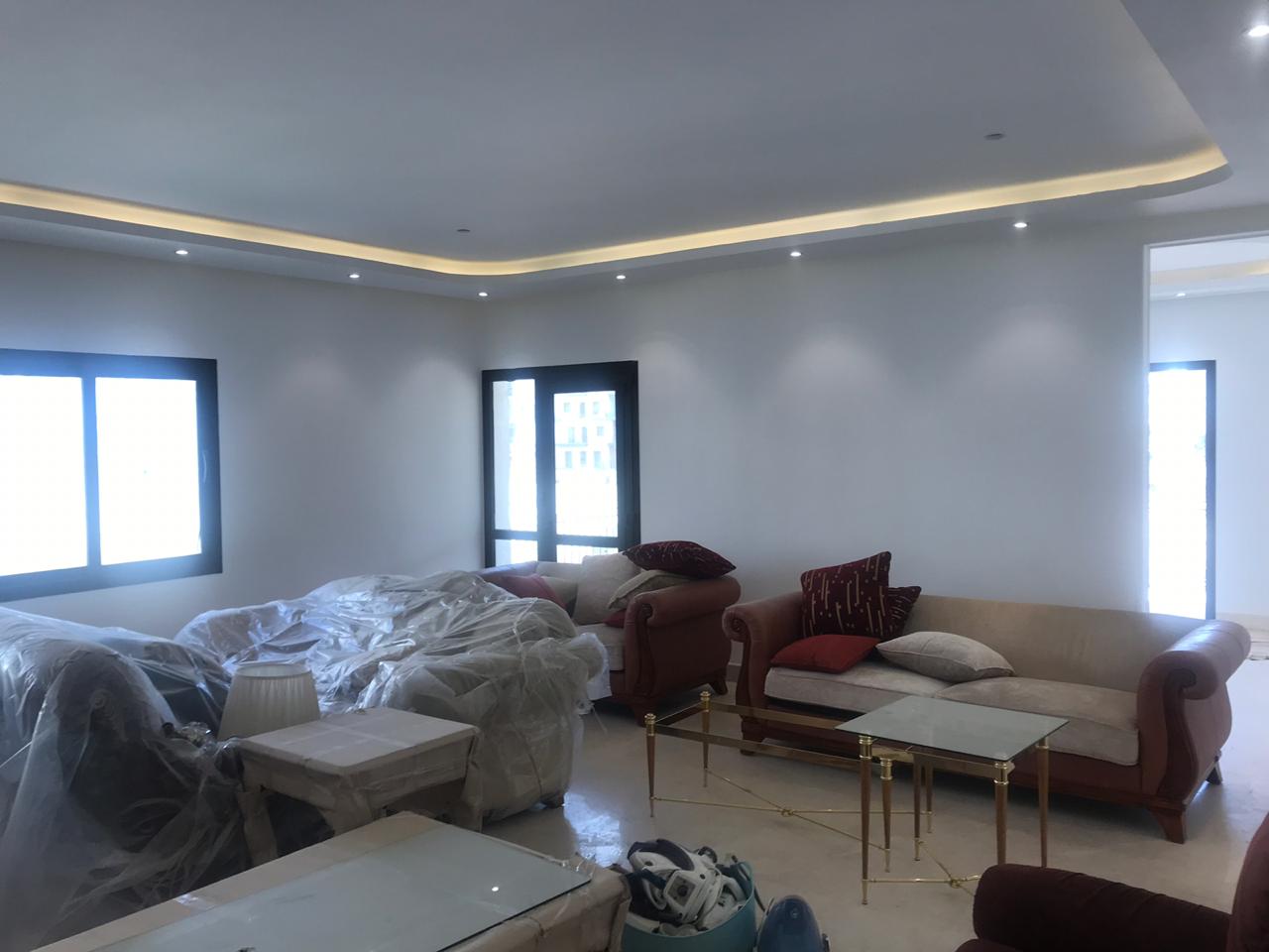 Apartment Fullly finished Eastown on main view with Ac and kitchen