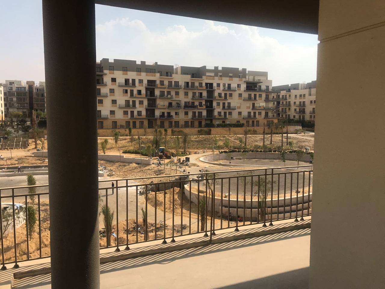 Apartment Fullly finished Eastown on main view with Ac and kitchen