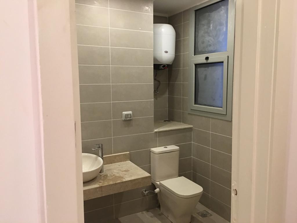 Penthouse for rent in village gate 