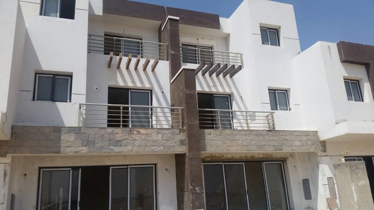 Mazzonet Townhouse middle in Hyde Park Fully Finished