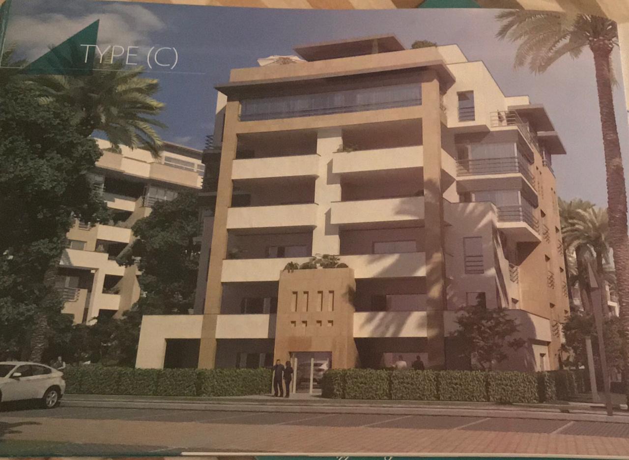 Apartments for sale 240 sqm in Hyde Park Compound 